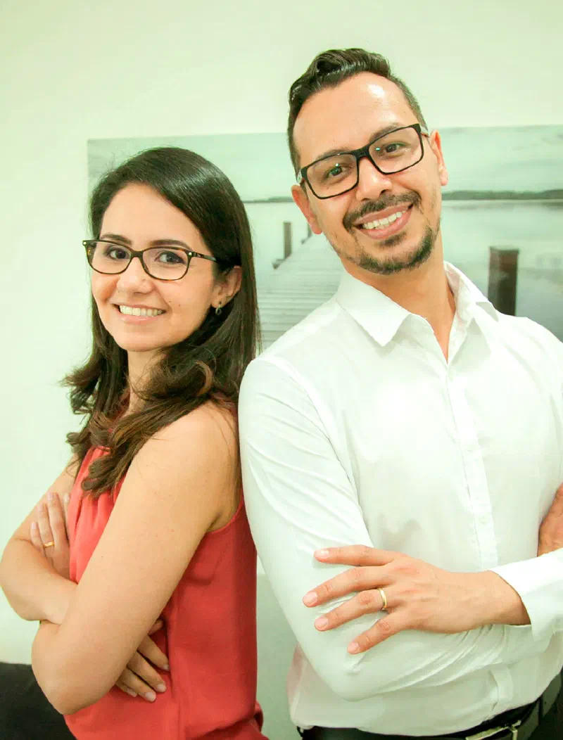 Daniele e Flávio, fundadores da Clínica CrêSer, lado a lado